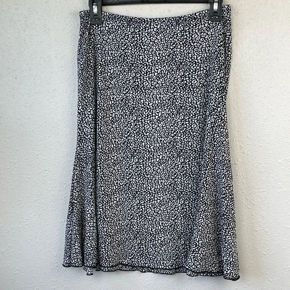 EUC Passports Womens Black and White Animal Print Midi Skirt Size S
